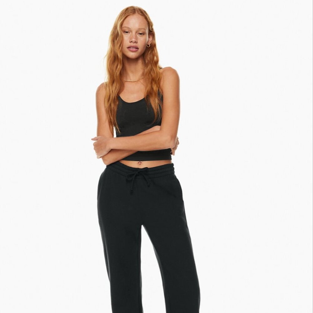 Aritzia TNA boyfriend cuffed sweatpants in black | S